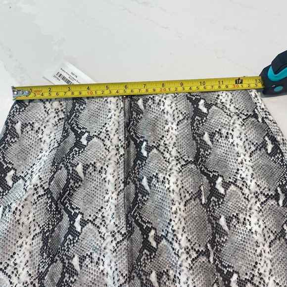 Fab’rik faux snake skin skirt. NWT - Picture 6 of 8